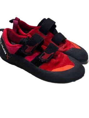 Climb X Rave Climbing Shoe in good condition US 7 EU 39.5